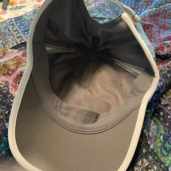 Adidas Aeroready Gray Cap with White and Pink Accents, like new. - Picture 5 of 5